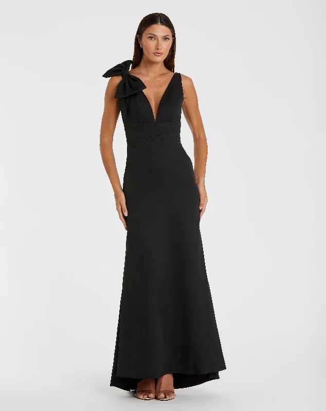 Black Sleeveless V Neck Bow Detail Mermaid Gown Illusion Neckline Gown