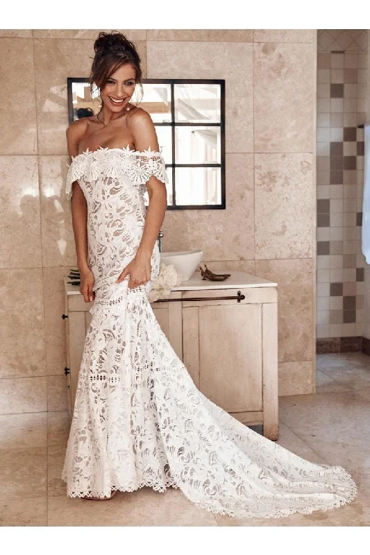 Elegant Off Shoulder Ivory Mermaid Lace Beach Wedding Dress Crystal Wedding Dress