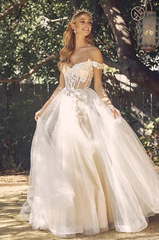 **Allure Couture: Ethereal Tulle Gown for Unforgettable Occasions** Pleated Tulle Dress